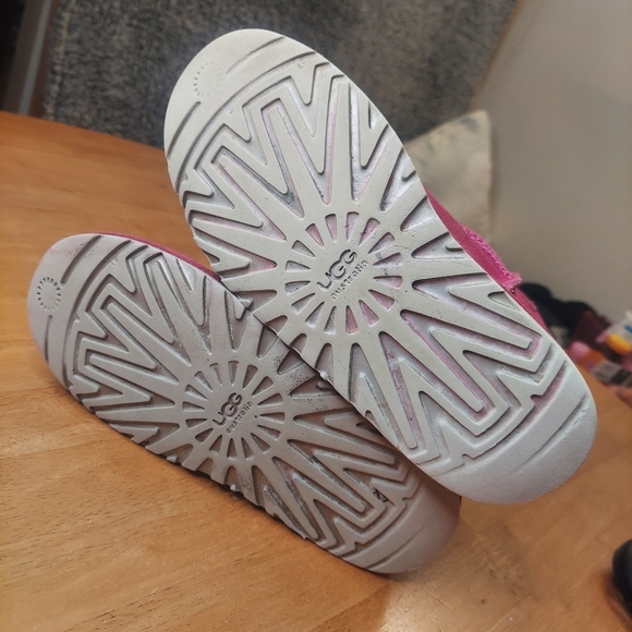 UGG  Classic short Boots Shoes Pink Size 4 - Picture 5 of 7